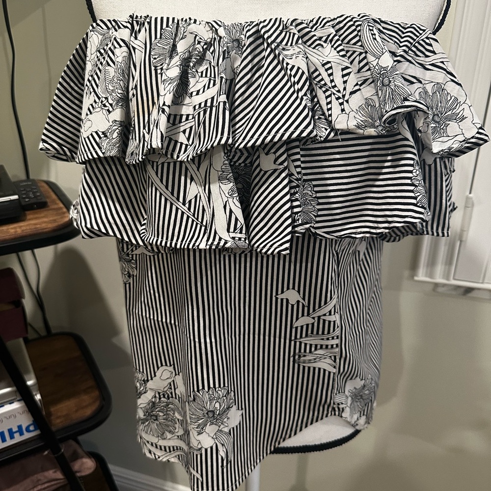 Style Envy Monochrome Striped Top